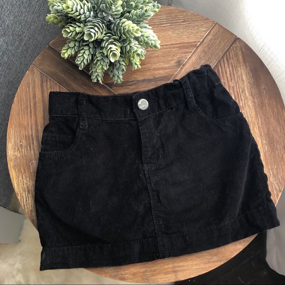 Baby girls black corduroy skirt size 2t vguc